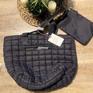 Urban Fit Expressions Breakaway Green Puffy Quilted Carry-All Tote